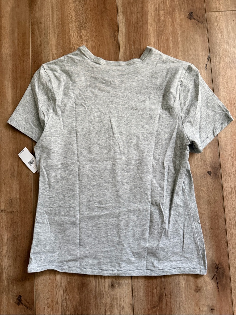 NWT GAP T-shirt - Picture 6 of 6